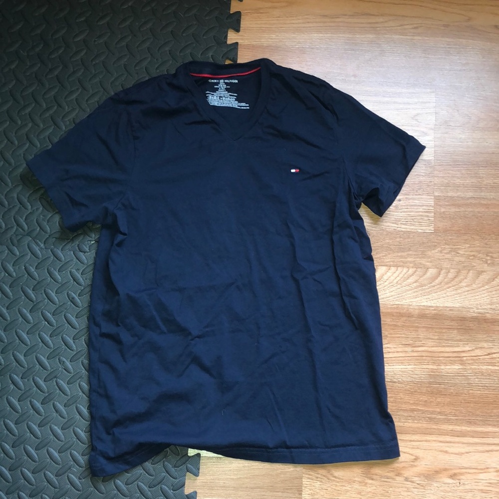 4 tommy hilfiger shirts bundle